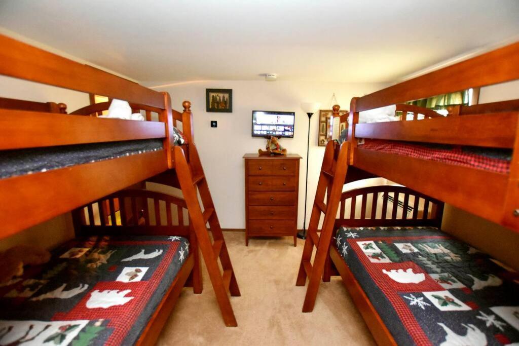 3-Bedroom Vacation Home Steps To Camelback Ski Area Ski-In Ski-Out Crescent Lake Exteriör bild