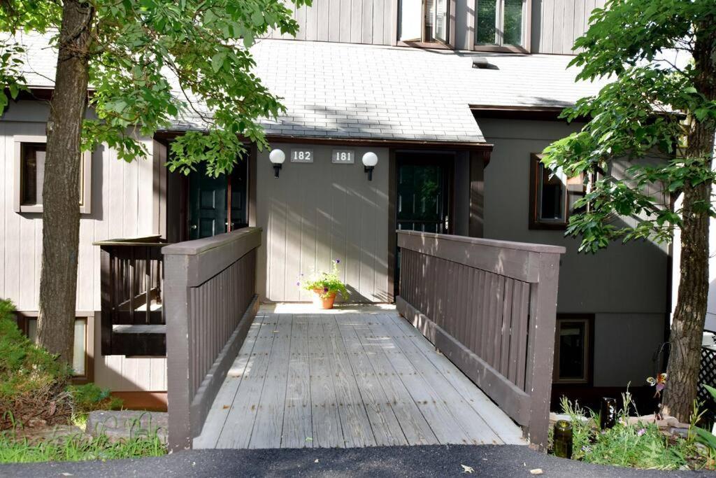3-Bedroom Vacation Home Steps To Camelback Ski Area Ski-In Ski-Out Crescent Lake Exteriör bild