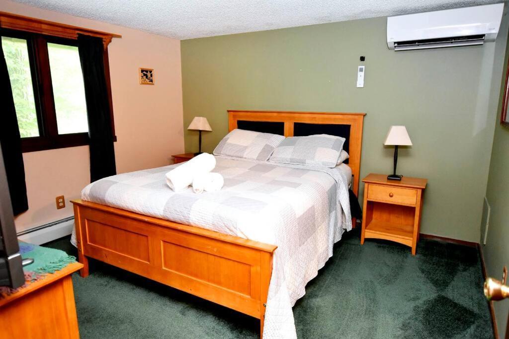 3-Bedroom Vacation Home Steps To Camelback Ski Area Ski-In Ski-Out Crescent Lake Exteriör bild